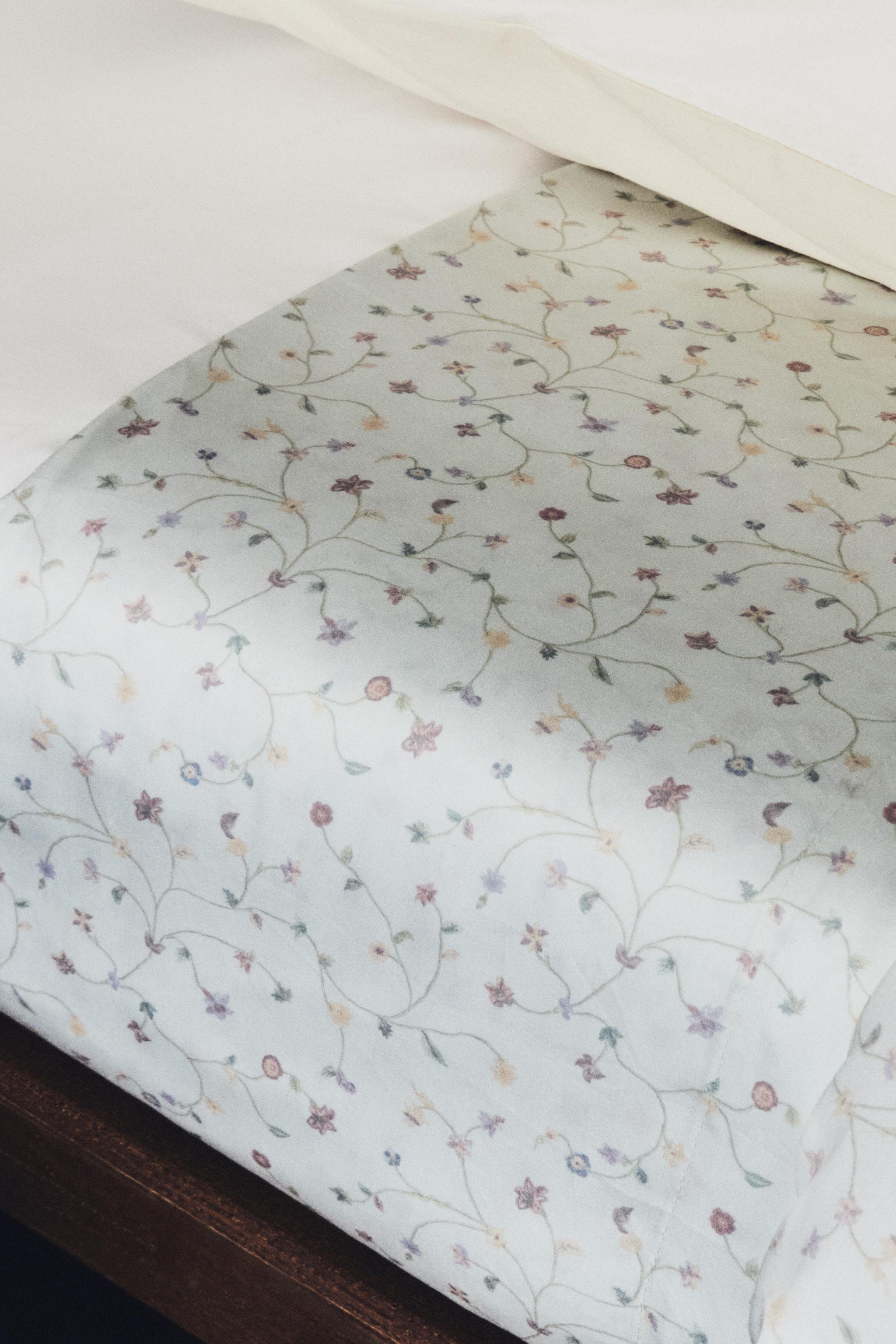DRAP DE DESSUS SATIN MINI FLEURS